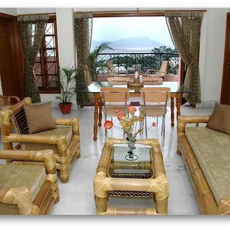 River Breeze Home A Comfort Stay Guwahati Exteriör bild