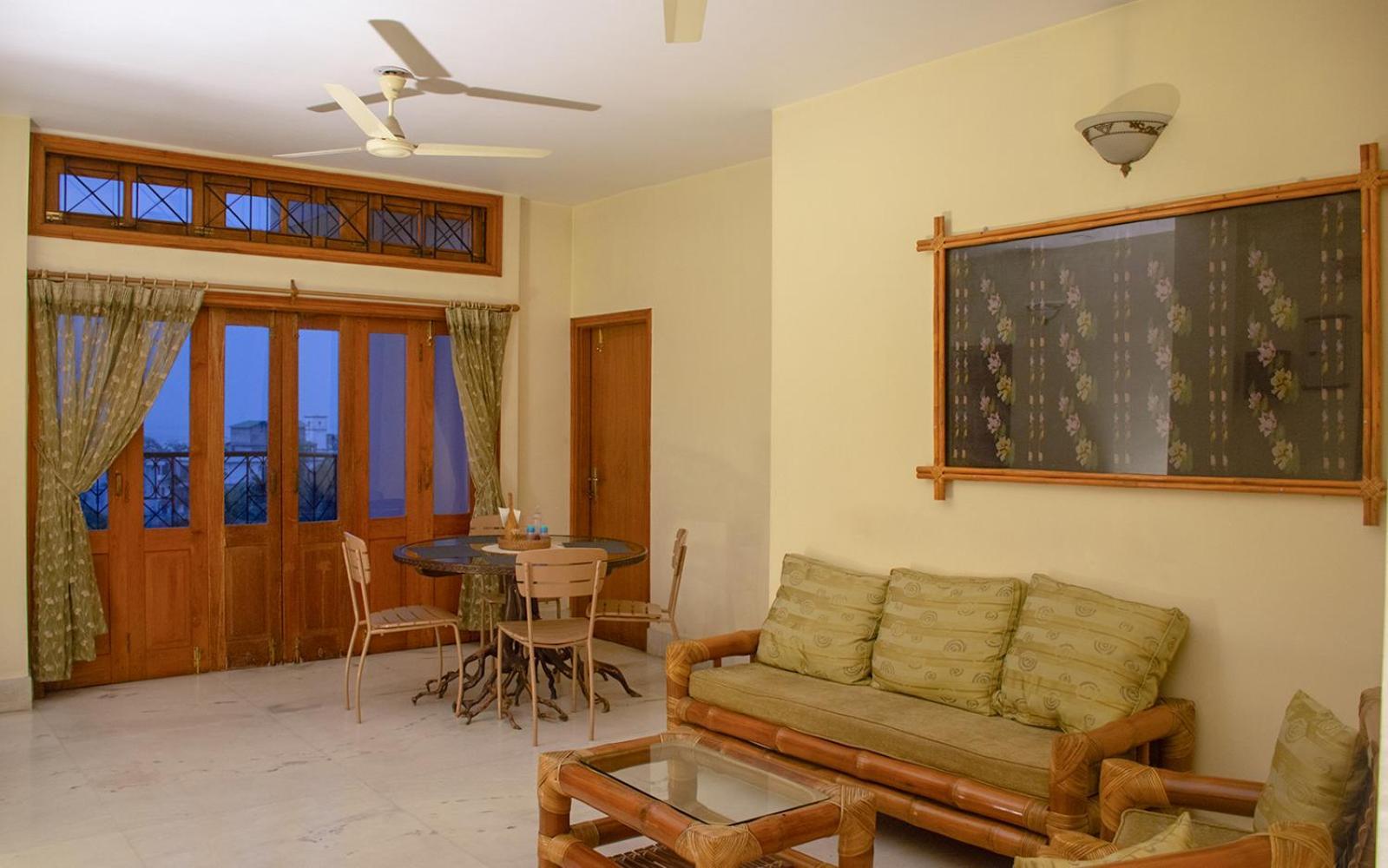 River Breeze Home A Comfort Stay Guwahati Exteriör bild