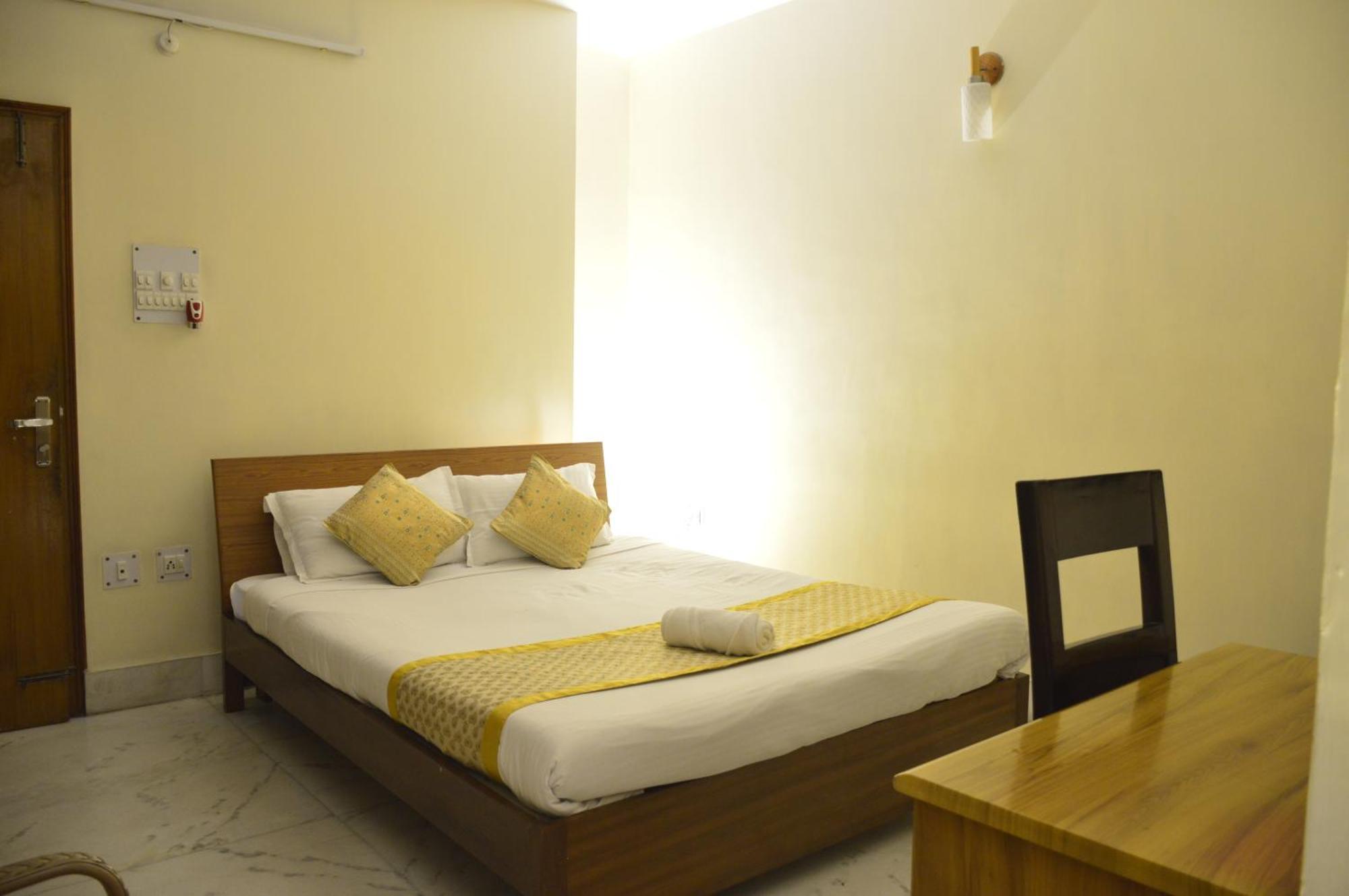 River Breeze Home A Comfort Stay Guwahati Exteriör bild