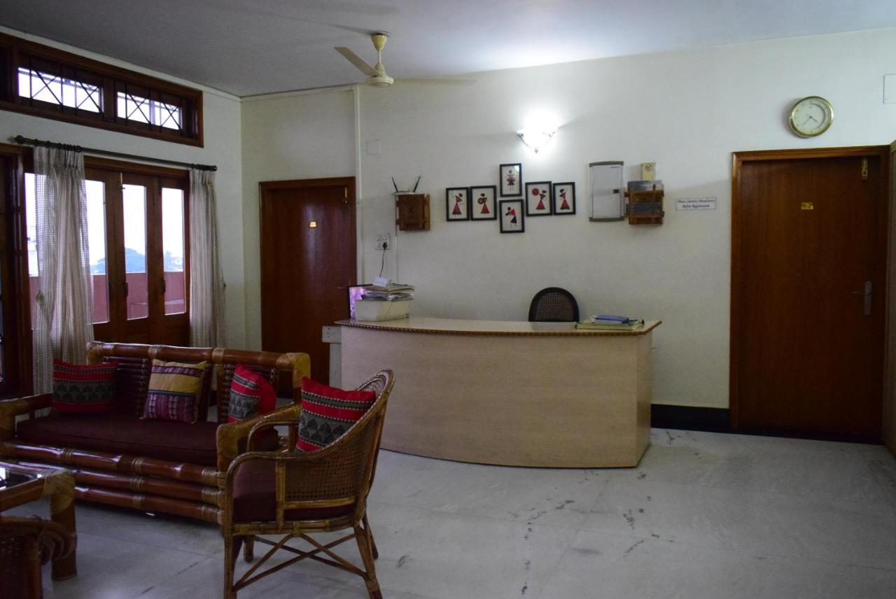 River Breeze Home A Comfort Stay Guwahati Exteriör bild