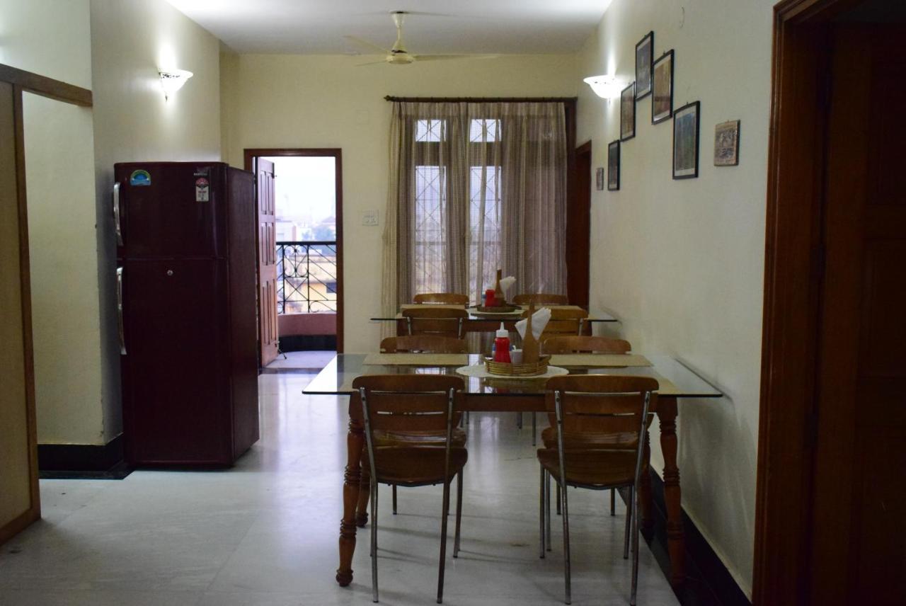 River Breeze Home A Comfort Stay Guwahati Exteriör bild