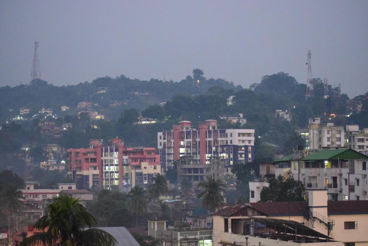 River Breeze Home A Comfort Stay Guwahati Exteriör bild