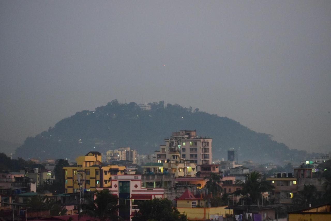 River Breeze Home A Comfort Stay Guwahati Exteriör bild