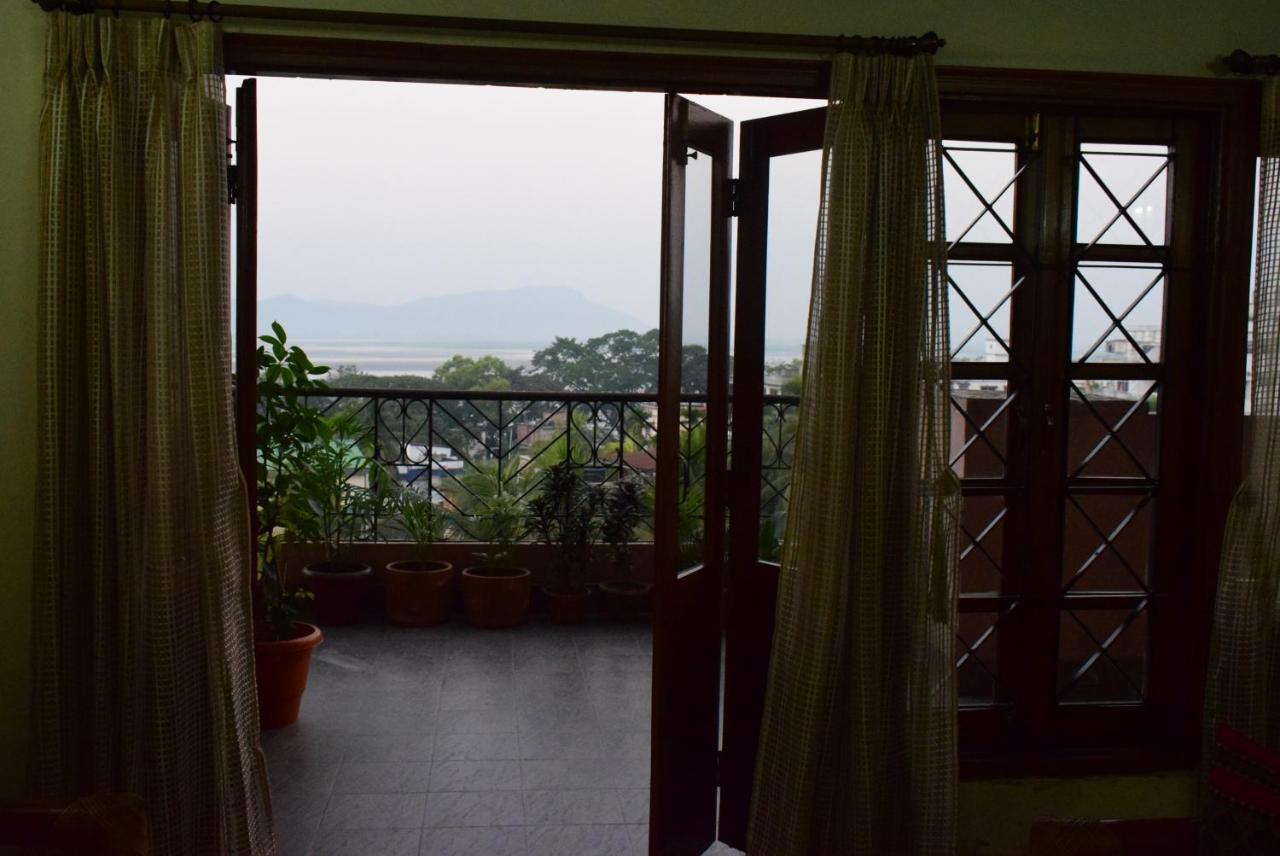River Breeze Home A Comfort Stay Guwahati Exteriör bild